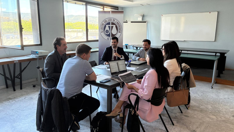 L’ICAReus acull una sessió de debat sobre la recent regularització extraordinària de persones estrangeres